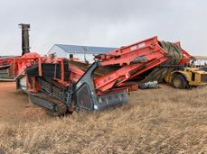 QE440 Sanvick Tracked Screen 1