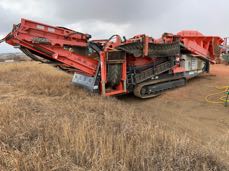 QE440 Sanvick Tracked Screen 9