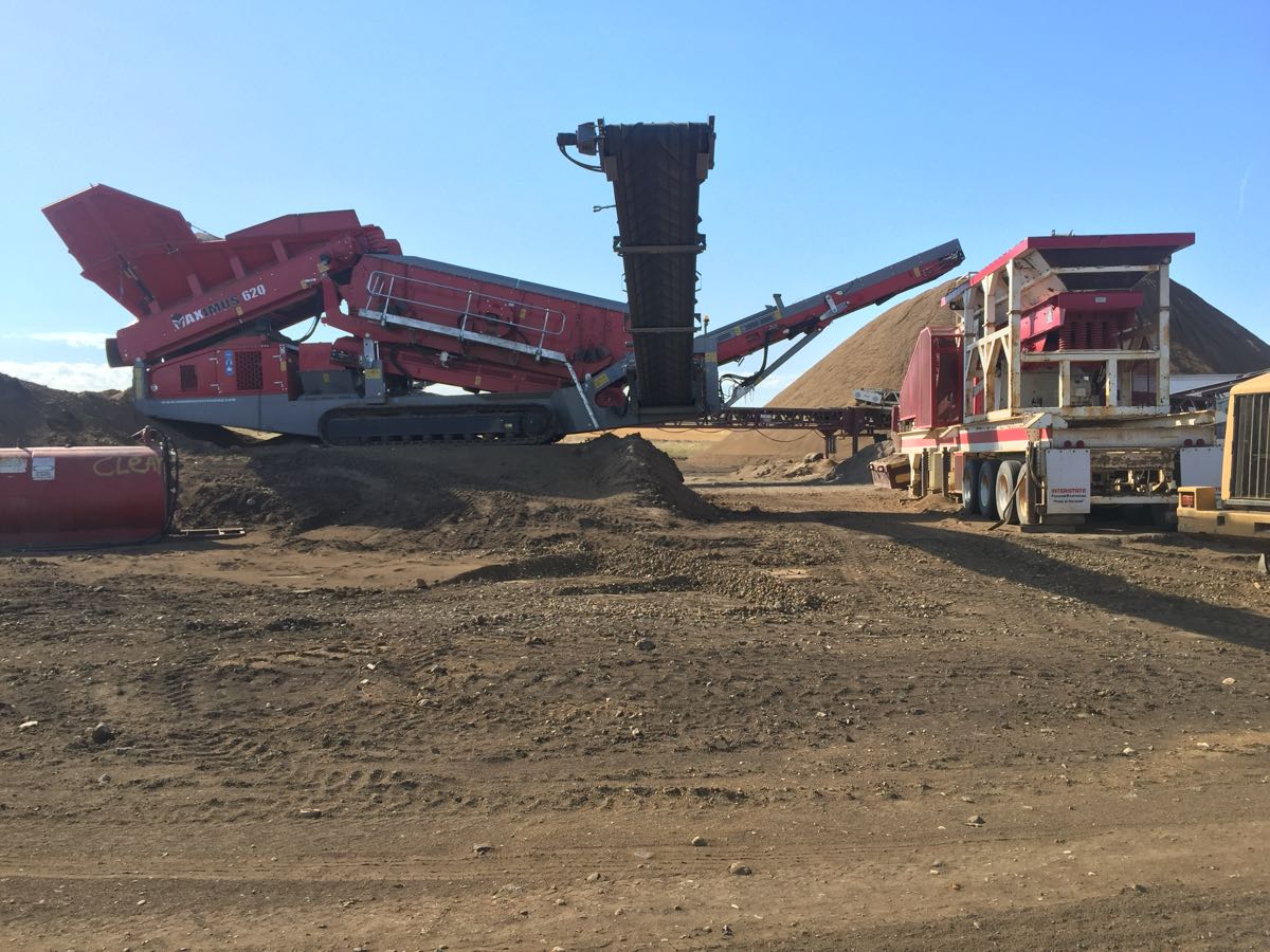 620 Maximus Tracked Screen Plant 2