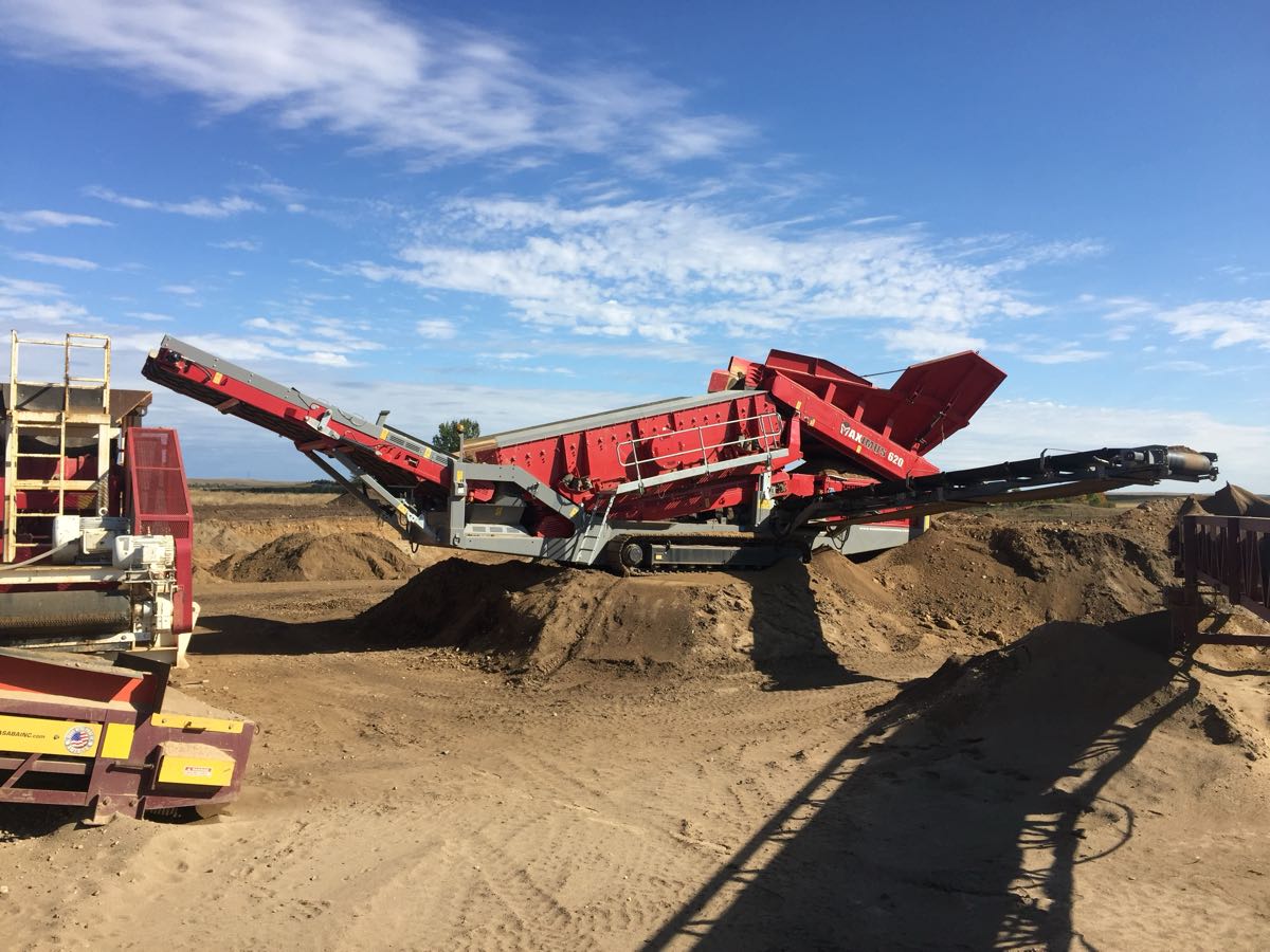 620 Maximus Tracked Screen Plant 3